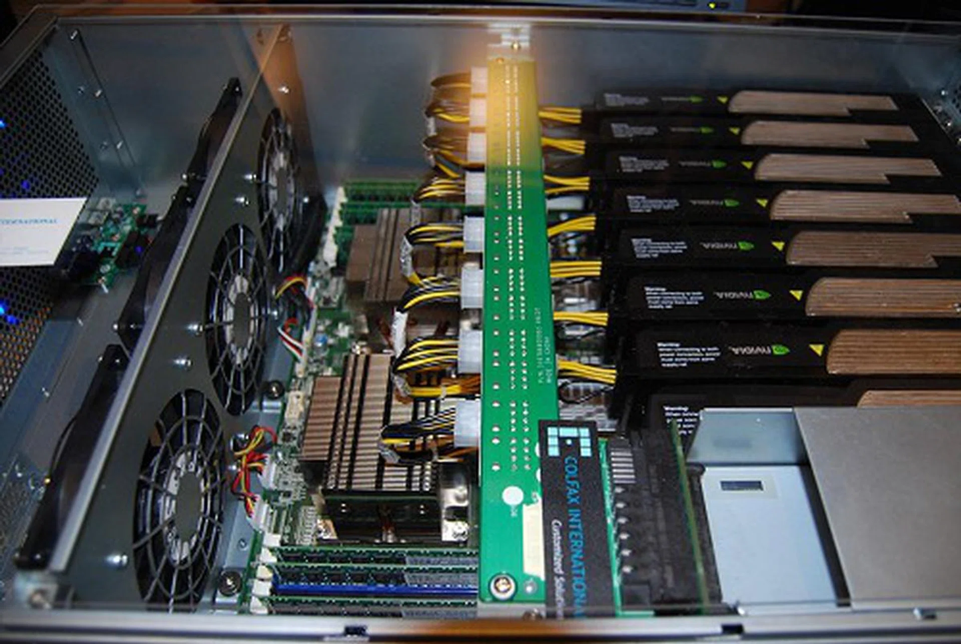 Here's a closer look of this monster system which runs a dual Nehalem-class Intel 2-way Xeon processor system with up to 144GB of system memory.