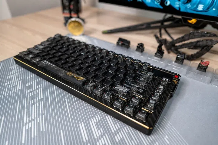 ROG Azoth Extreme Edition 20