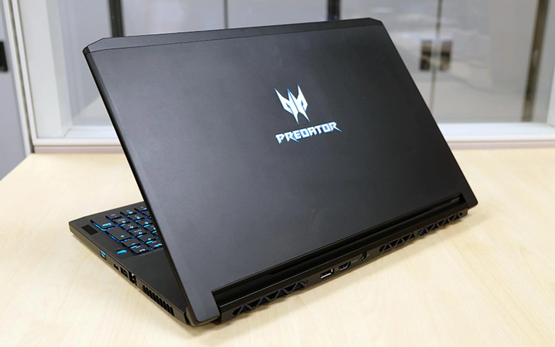 Acer Predator Triton 700