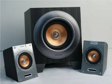 The somewhat stylish Neso N2-21030 from Krator. To give you an idea of the size, the  subwoofer measures 215 x 260 x 258mm, while the satellites measure 90 x 126 x 109mm each. 