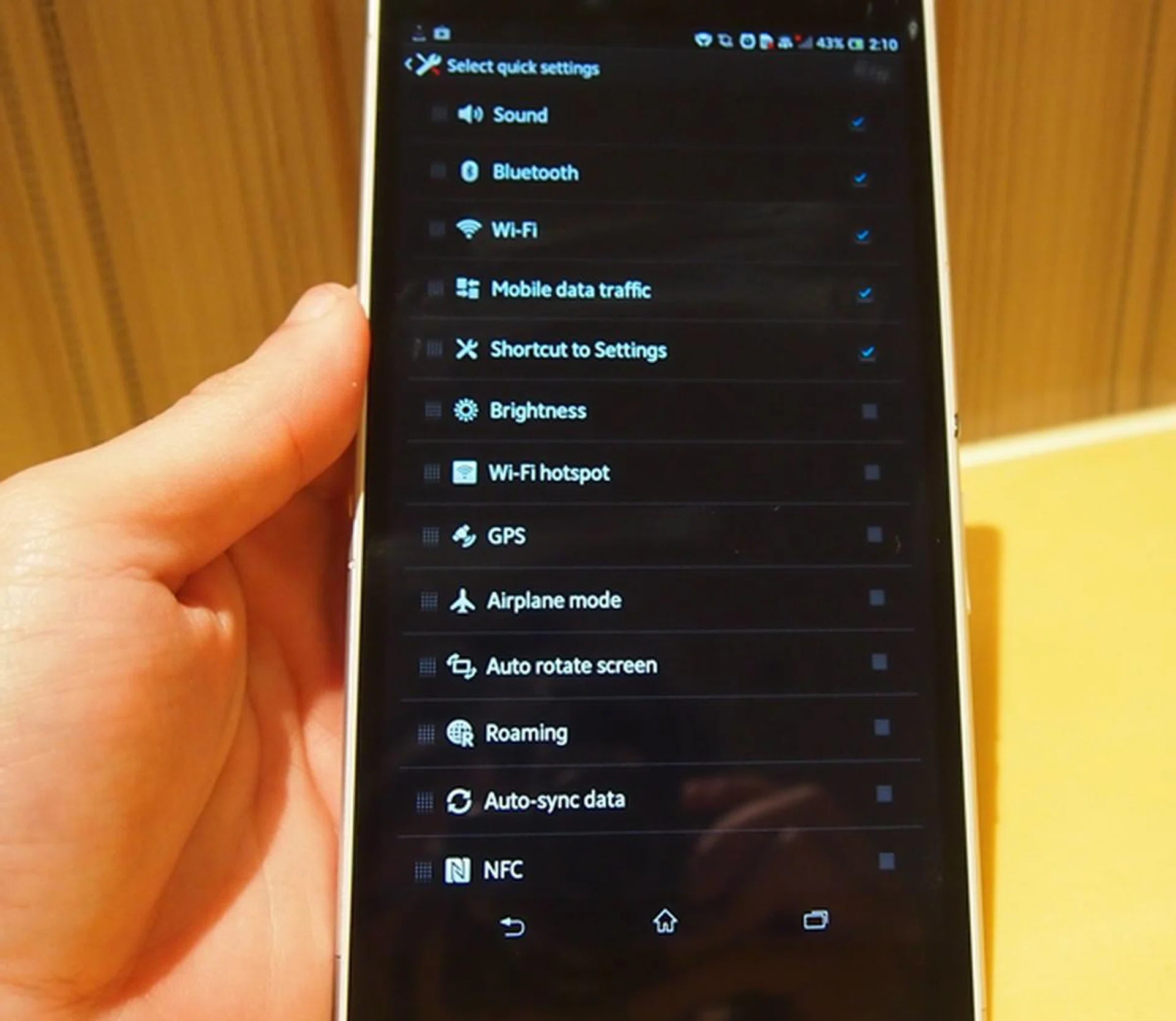 Go to Settings > Personalization > Quick settings to access the 16 different settings or connectivity toggles.
