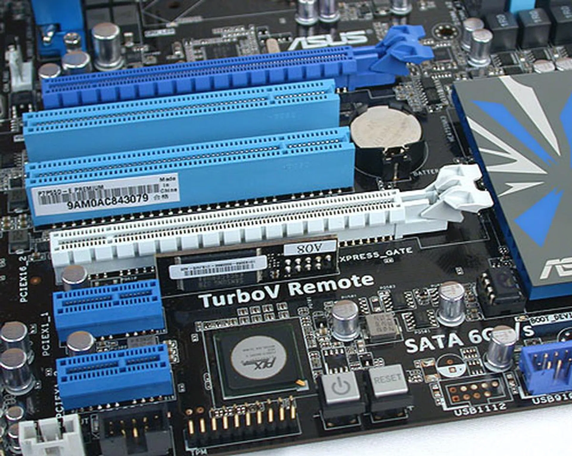 A rather standard dual PCIe 2.0 x16 configuration. You can have SLI or CrossFireX but they will be running at x8/x8. A single graphics card will of course get the full 16 lanes of bandwidth. The placement of the slots however are a bit unconventional due to the presence of the bridge chip. 