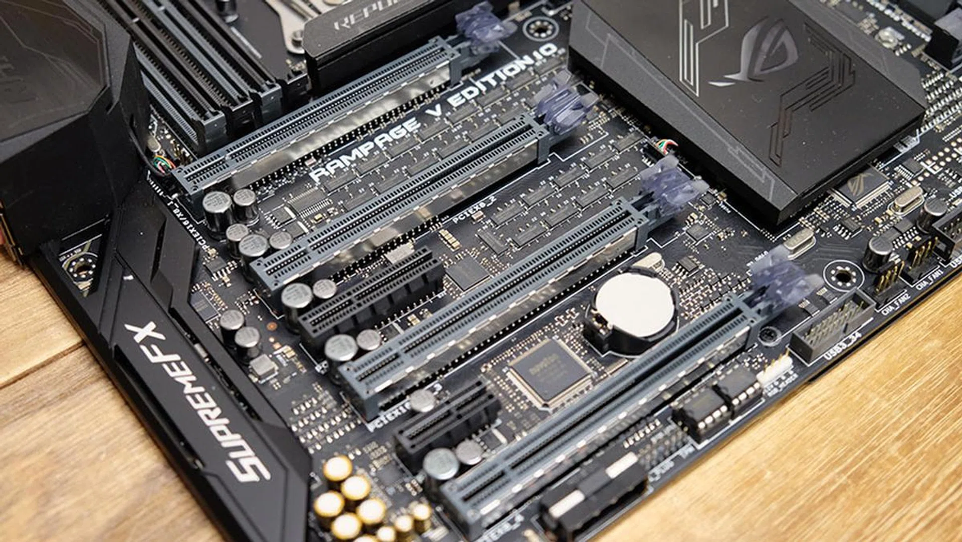 ASUS ROG Rampage V Edition 10