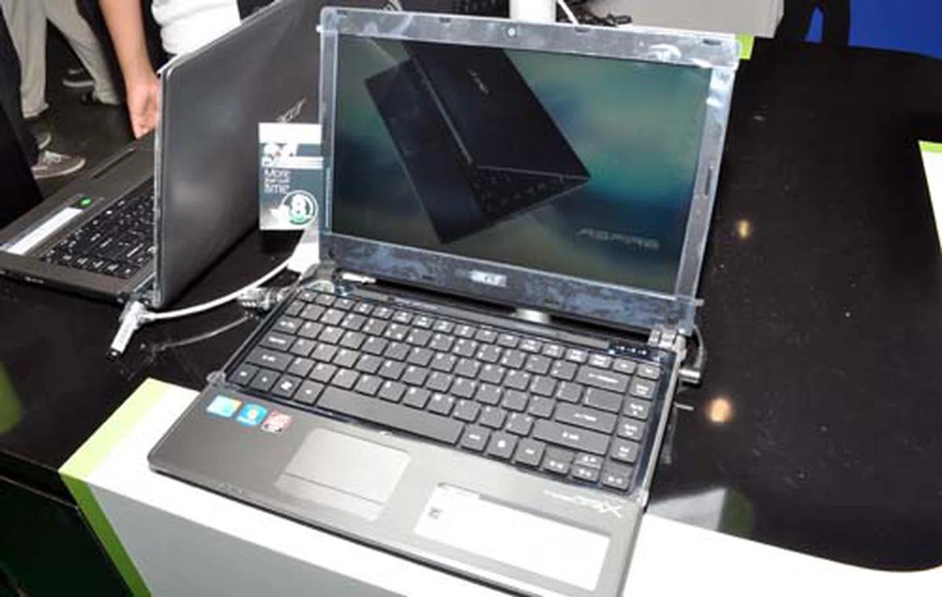 Jumping back up in price, we have the more premium Acer models - the13.3-inch Acer Aspire Timeline X 3820TG with its Intel Core i5-480M (2.66GHz) processor, 4GB RAM, 750HDD and ATI Mobility Radeon HD 5650 for a cool $1298 price.