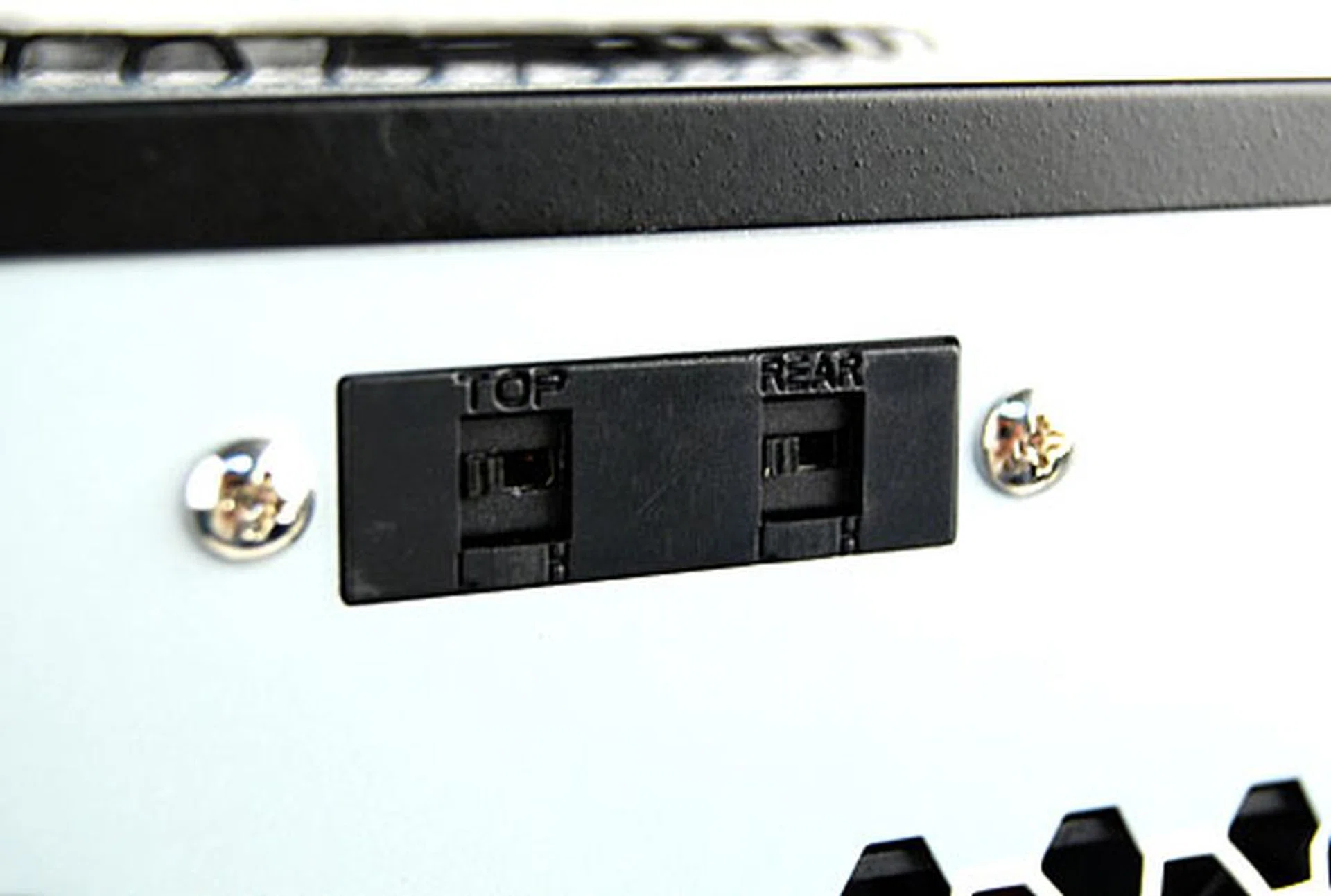 Using these, you can control the speed of the casing's twin exhaust fans.