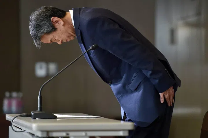 Toshiba scandal apology