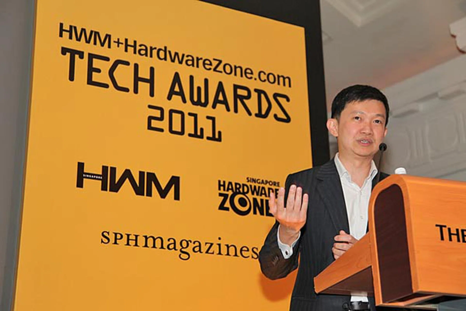 Dr. Jimmy Tang, SPH Magazines' Group Editor (New Media), sharing with the audience recent achievements by HWM and HardwareZone.com, such as the availability of the magazine on the Zinio platform, and the revamp of HardwareZone.com. 