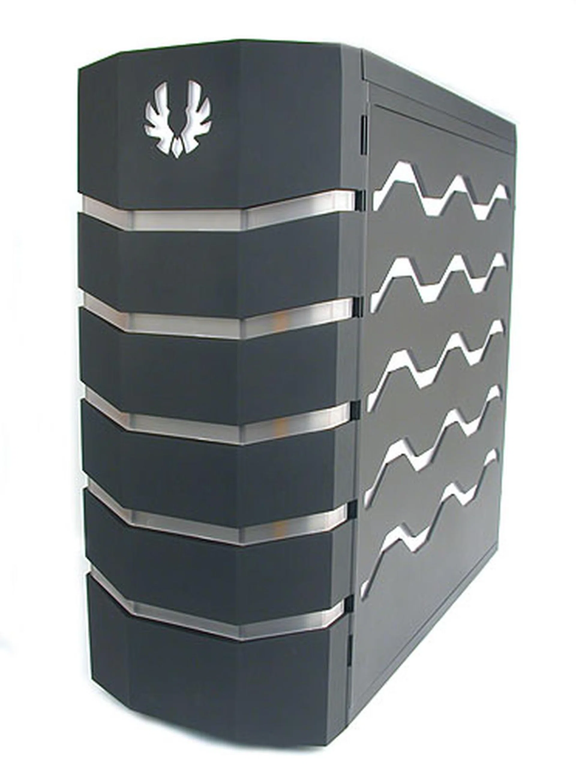 BitFenix's first product is a giant casing for the enthusiast market appropriately named Colossus. 