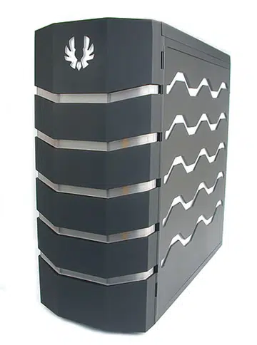 BitFenix's first product is a giant casing for the enthusiast market appropriately named Colossus. 