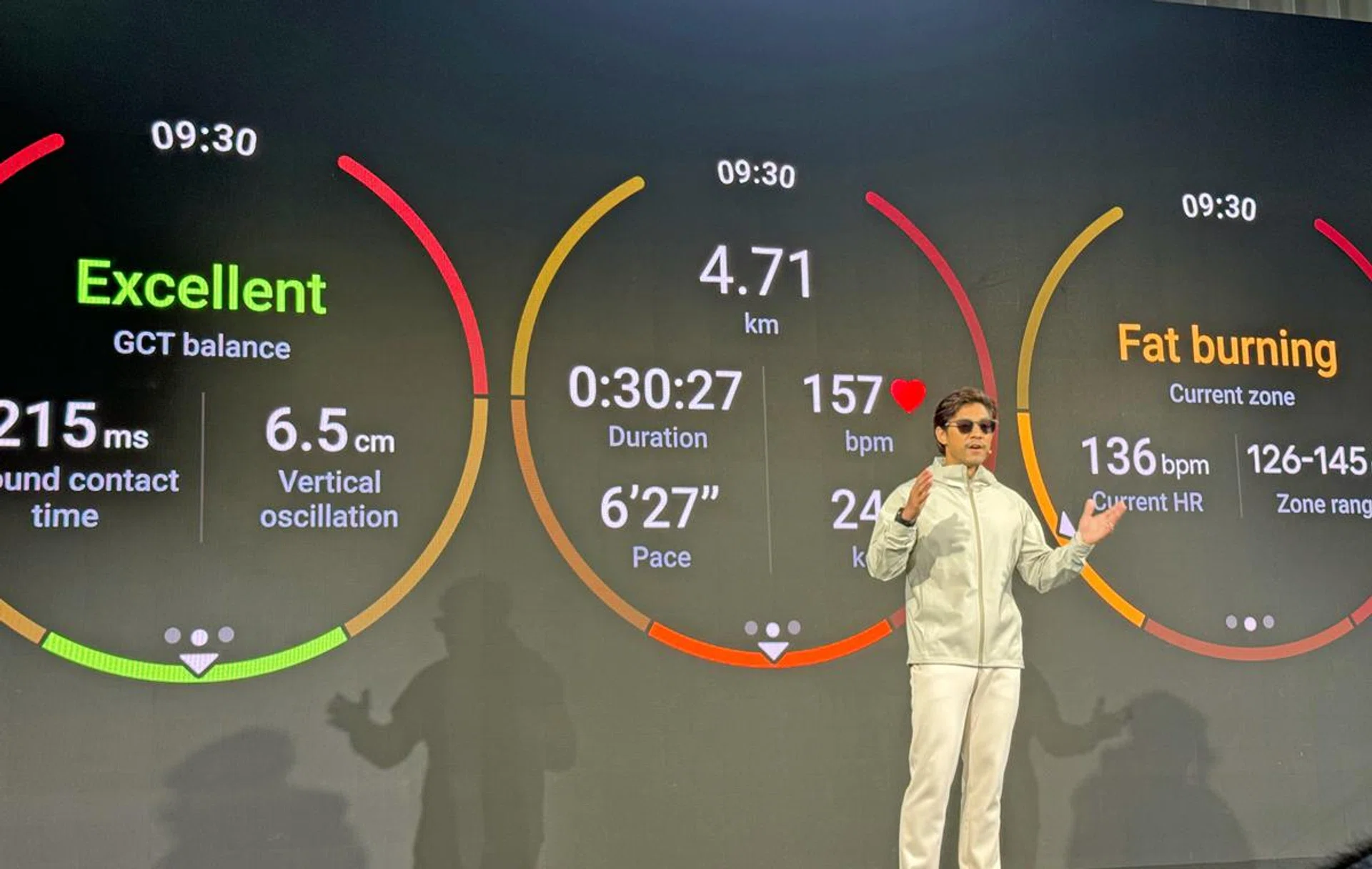 OPPO Watch X offers 24/7 tracking of stress, blood oxygen, and heart rate.