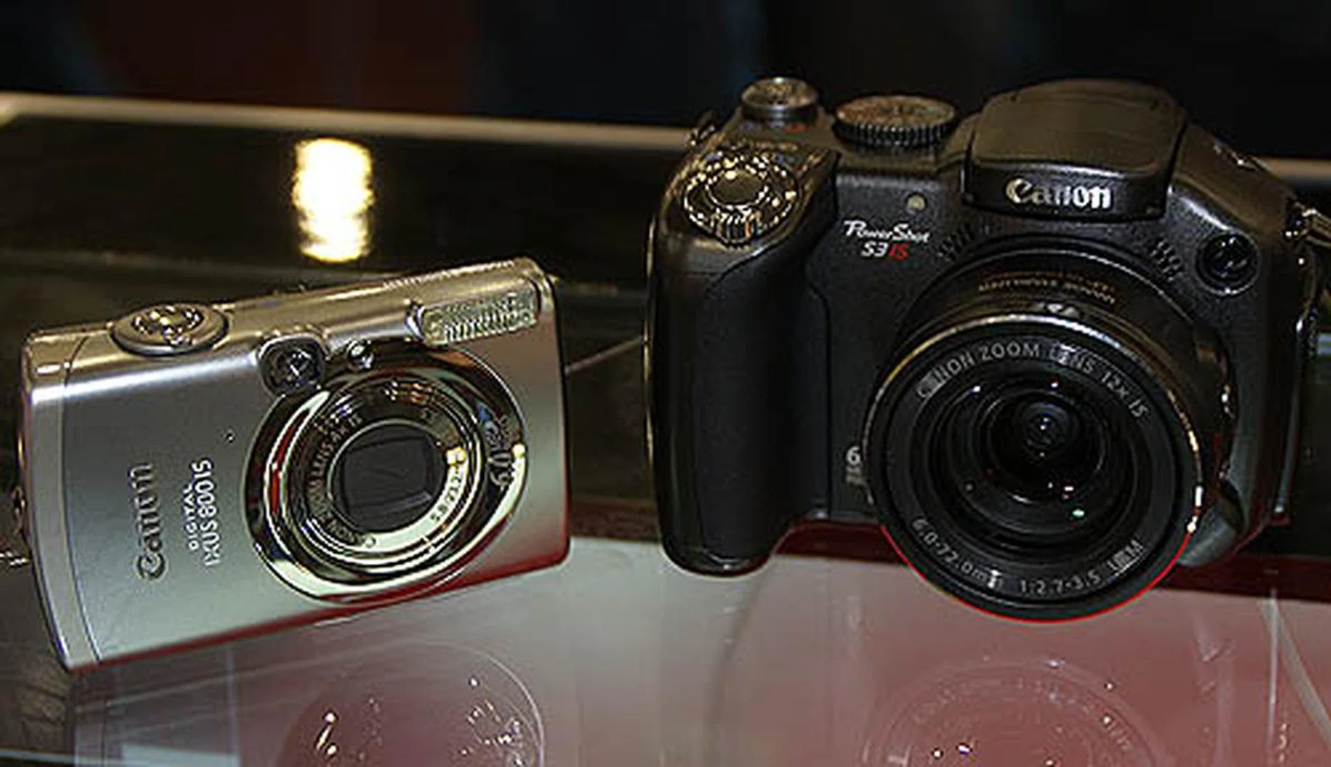 The latest prosumer digital cameras, Canon's IXUS 800IS and PowerShot S3 1S 6.0MP cameras are available at an affordable price of S$699 and S$799 respectively. They also come with a pair of 512MB memory cards, a camera case and other cool freebies to sweeten the deal.