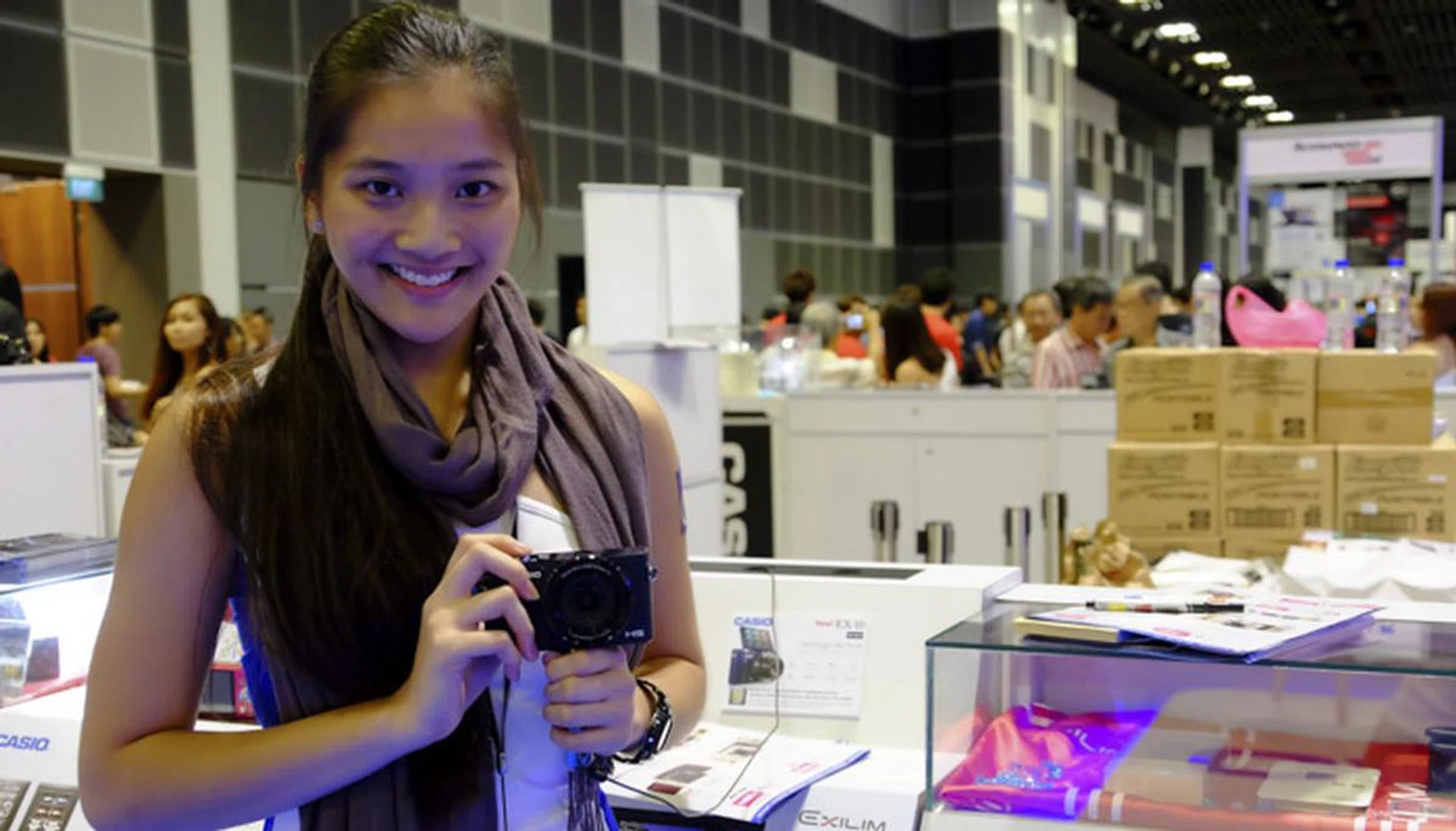 The Casio EX-10 has a 12.1MP sensor and 3.5-inch tilt LCD, perfect for selfies. It costs $1,099, but you can get $200 off by trading in any camera. The Comex gift set comes with a 8GB memory card, camera case, 7-in-1 accessory kit, and lanyard.