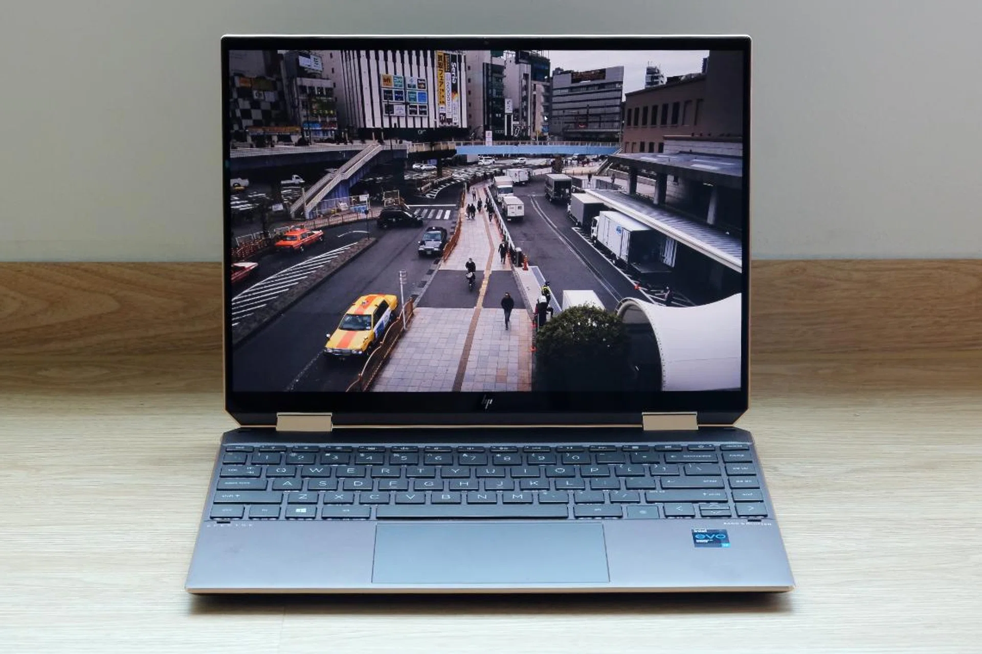 The newer version of HP's Spectre convertible notebook can be ordered with a high-resolution OLED display.