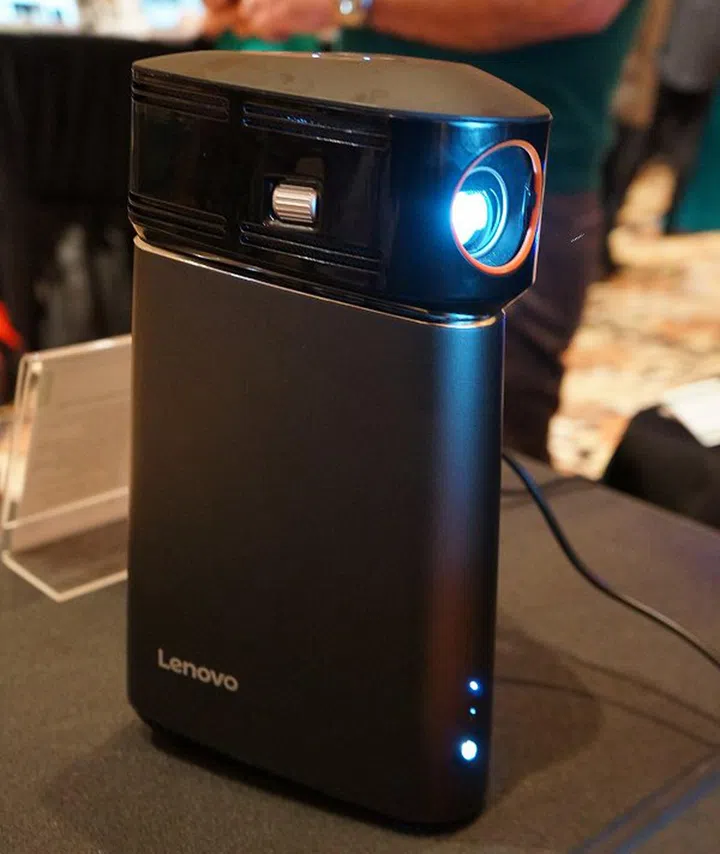 Here's the PC and projector in action. She looks a bit like a droid, doesn't she?