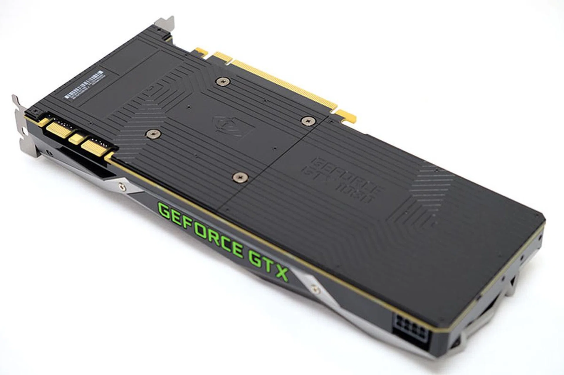 The backplate really does a lot for the aesthetics of the card.