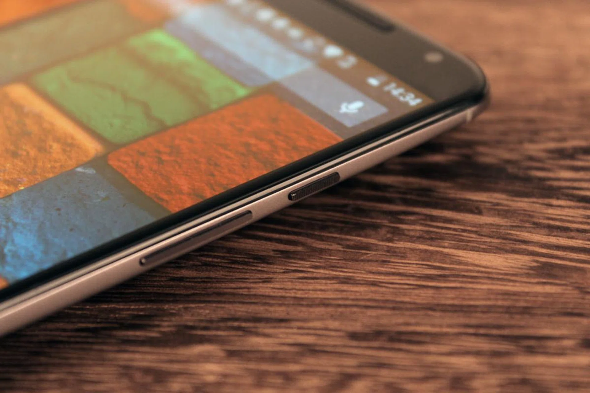 The power button is ridged, adding some nice tactile feedback.