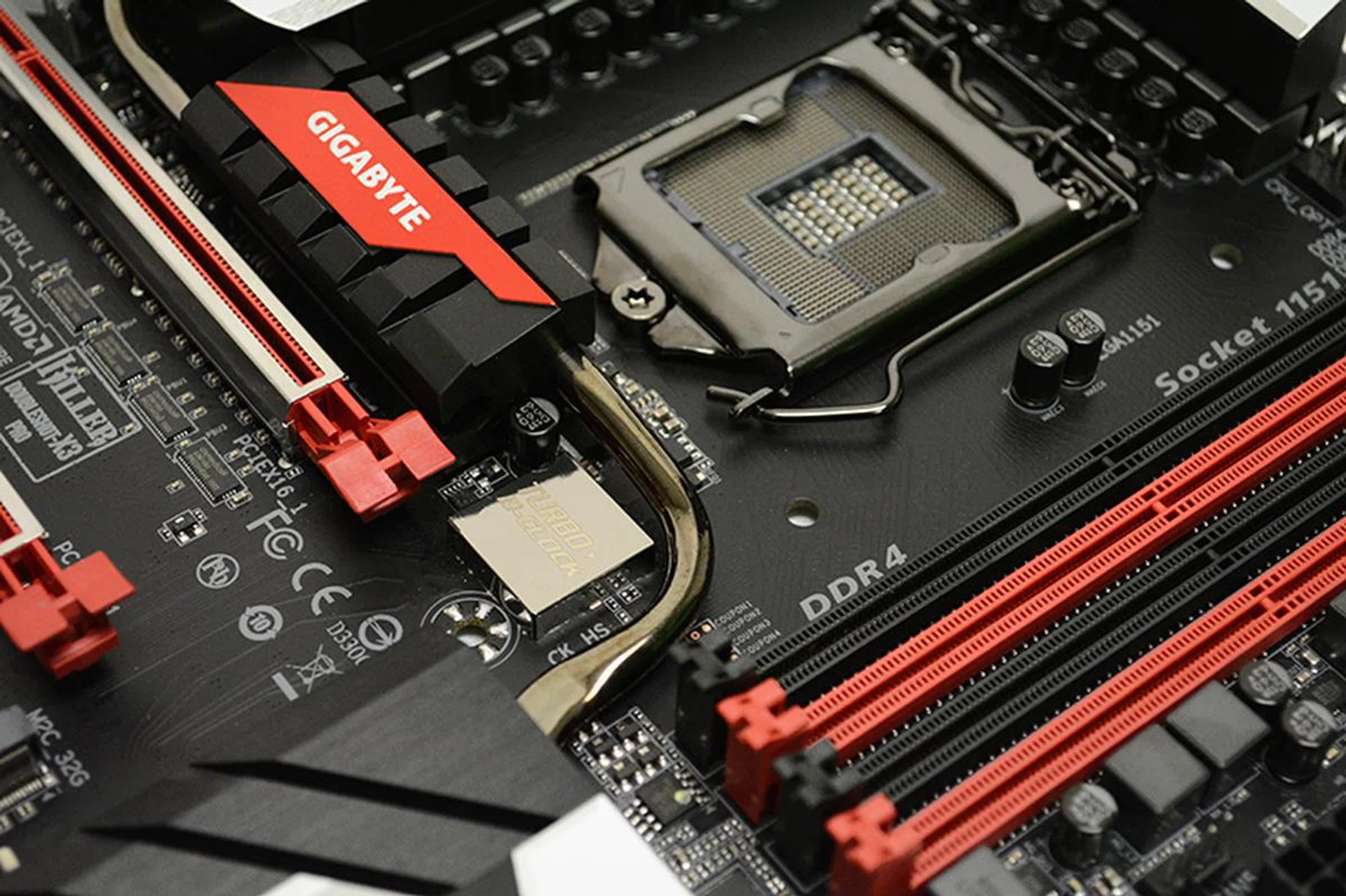 Gigabyte Z170X Gaming G1 PLX chip