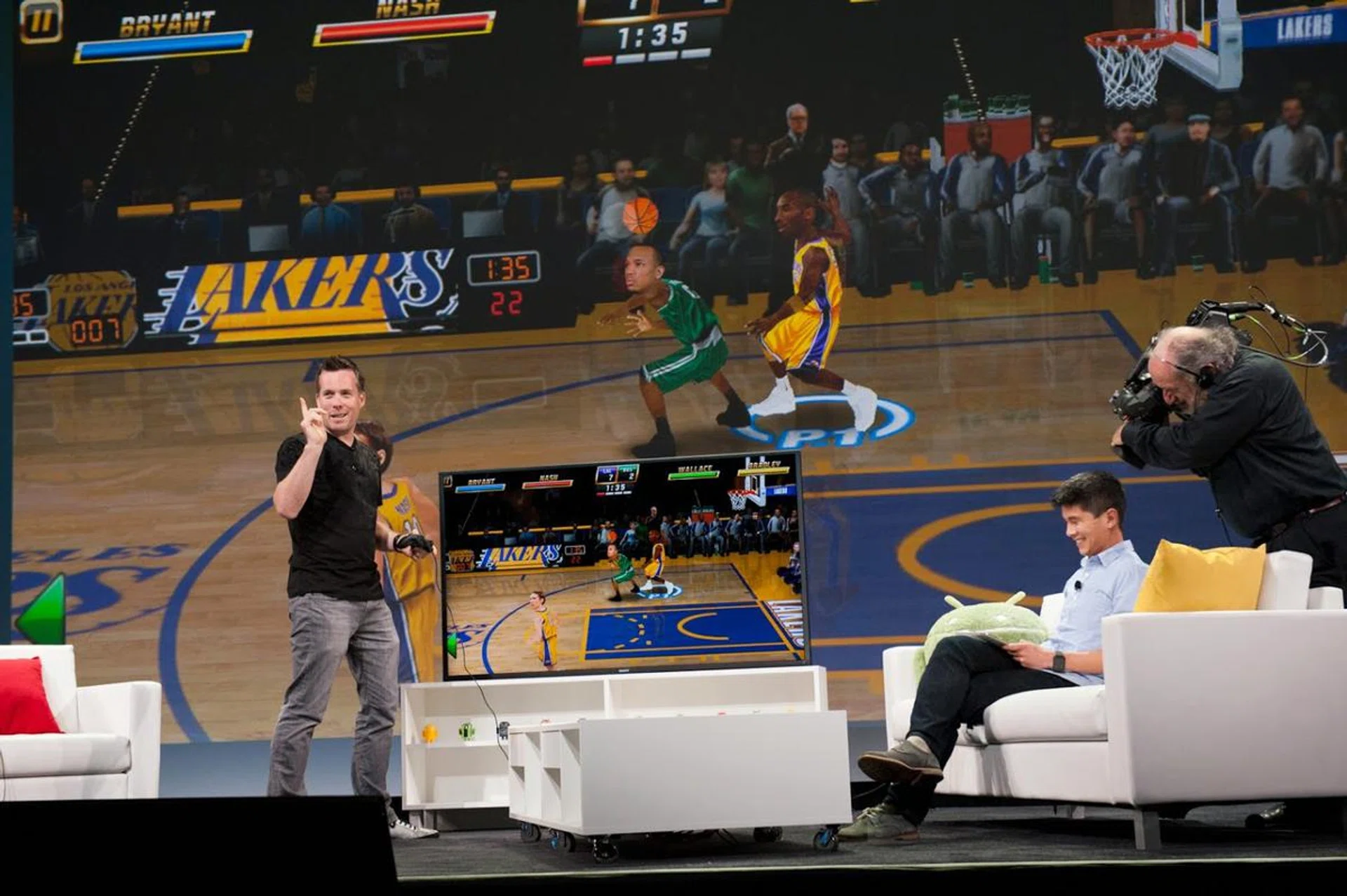 Play multiplayer games on your Android TV online with other Google Play Games users.