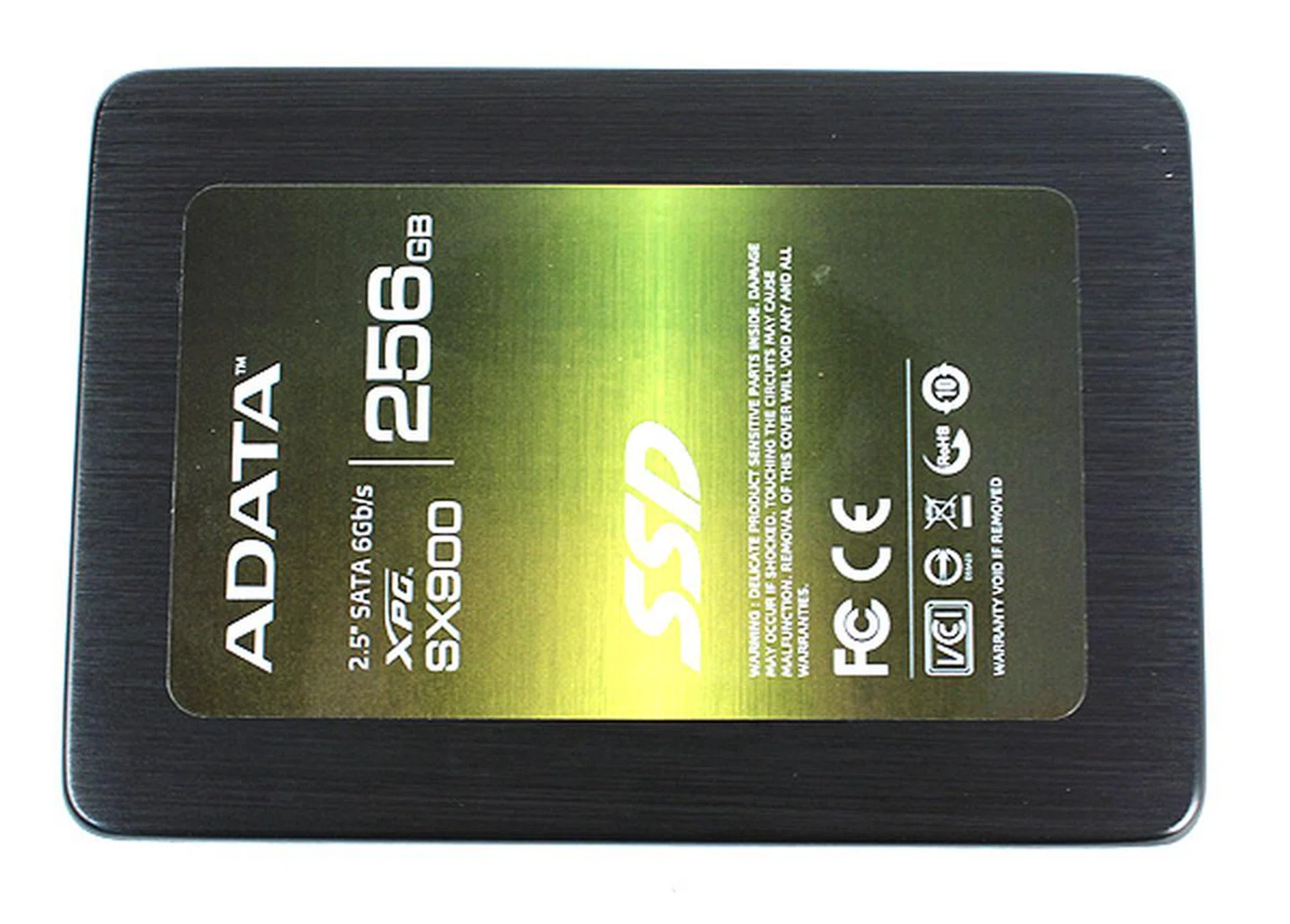 The ADATA XPG SX900 is sturdily built and comes in a 9mm form factor. This could be problematic if you are trying to fit it into your notebook.