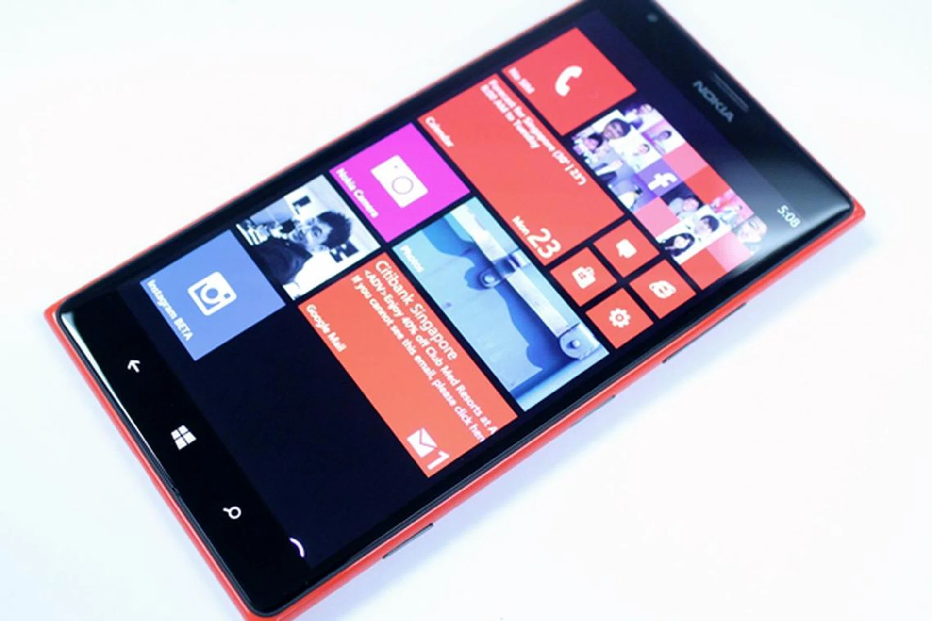 The Nokia Lumia 1520 is the first Windows Phone phablet to hit the market.