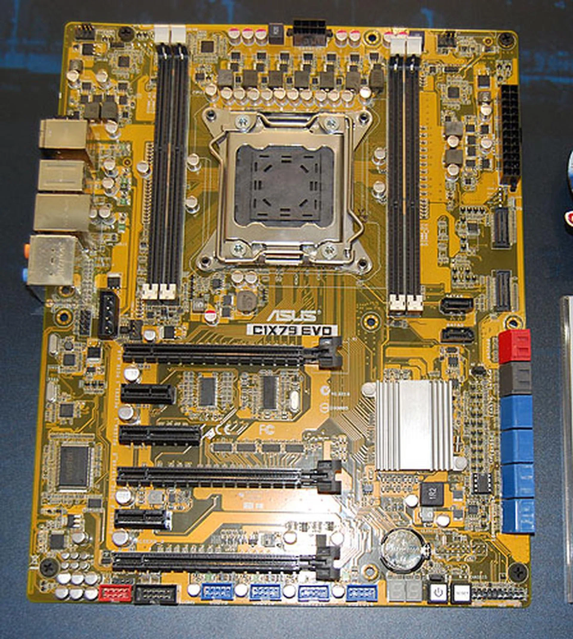 The Intel X79 board displayed at ASUS' booth bears the EVO name, but don't take this as the final version. NVIDIA SLI and CrossFireX should be a given too. And take a look at the number of SATA ports!