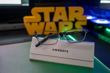 The Owndays x Huawei Eyewear 2 in a full rim frame in dark gunmetal colour. Photo: HWZ