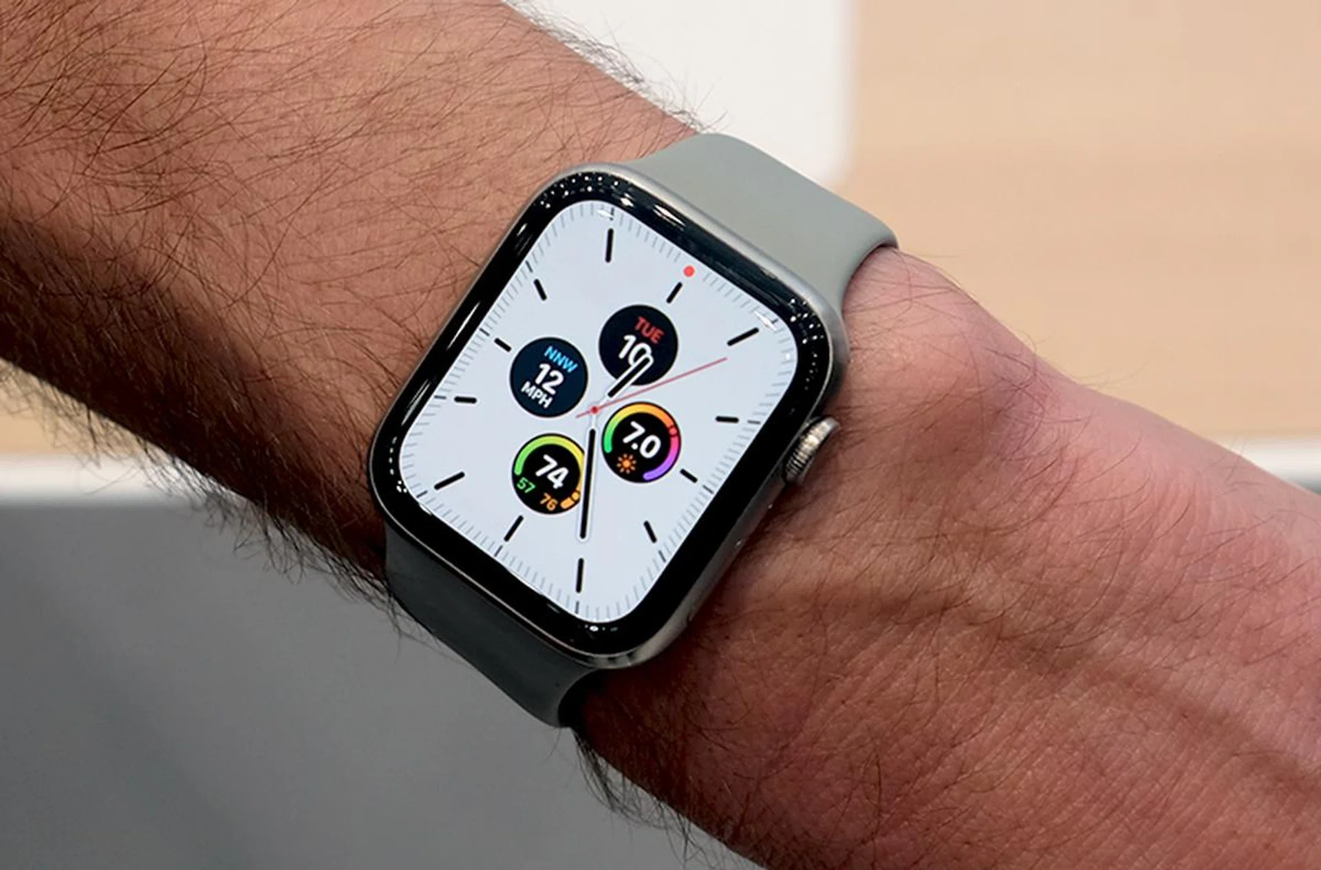 Here's the new Meridian watch face in active mode.