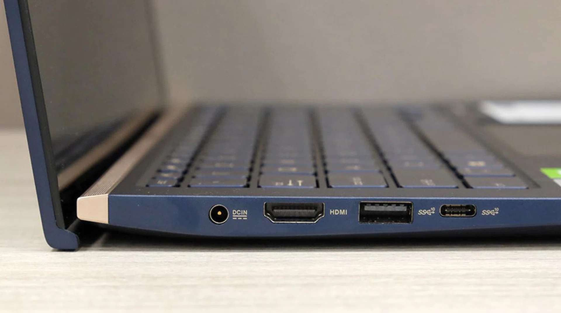 On the left is a DC-in jack for charging, a full-size HDMI port, a USB-A port, and a USB-C port. Sadly, the USB-C port cannot be used for charging nor does it support Thunderbolt 3.