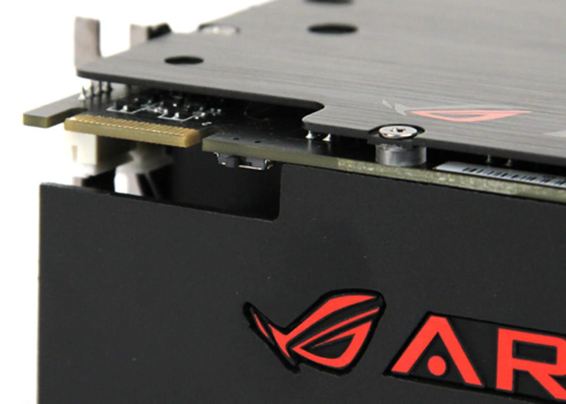 Like all Radeon HD 7970 based cards, the ARES II has a BIOS switch located next to the CrossFireX bridge connection that lets you toggle between standard (1050MHz) and OC BIOS (1100MHz).