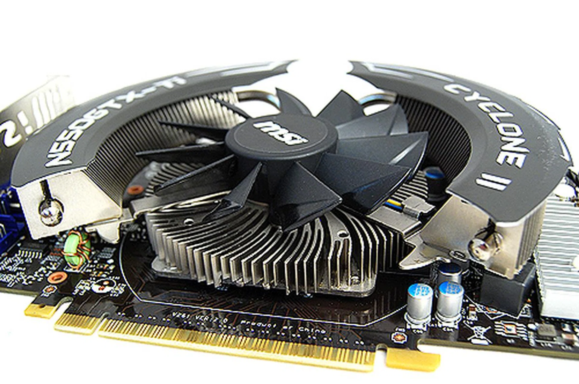 The cooler has been redesigned with "Propeller Blades" and a visibly larger heatsink.