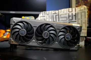 RTX 5060 cards need not be this big. Photo: HWZ