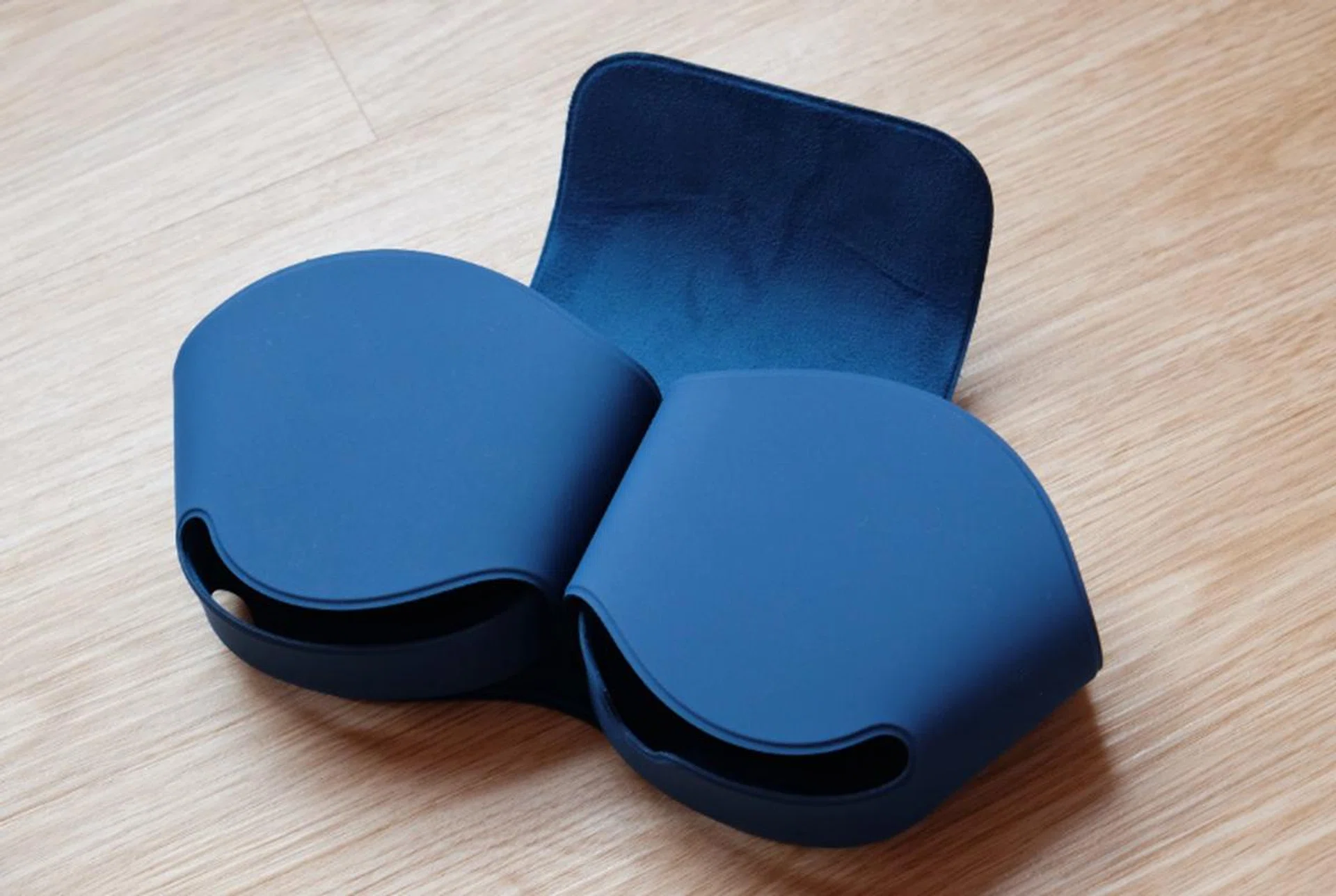 The smart case is bizarre.