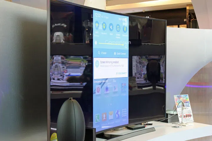 The JS9000 and JS9500 will be able to mirror your Samsung smartphone's display on the screen.
