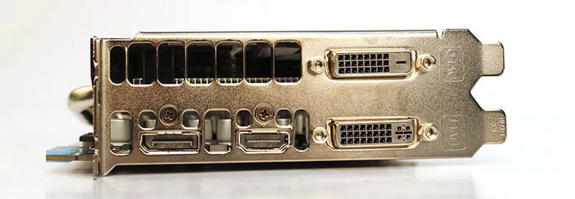 The card has the standard complement of ports, comprising one DVI-D port, one DVI-I port, one HDMI output and one DisplayPort connector.