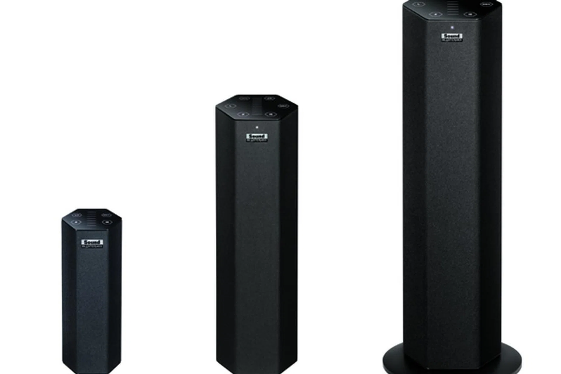 The new Sound BlasterAxx marks a new generation of Creative products that their CEO Sim Wong Hoo promised will be "elegantly designed and easy to use".