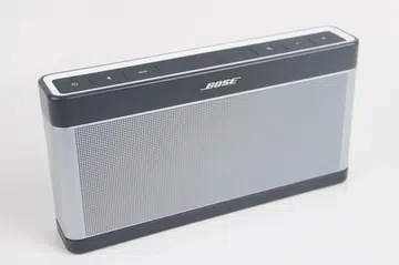 Slim and portable, the SoundLink III offers great sound from a compact package.