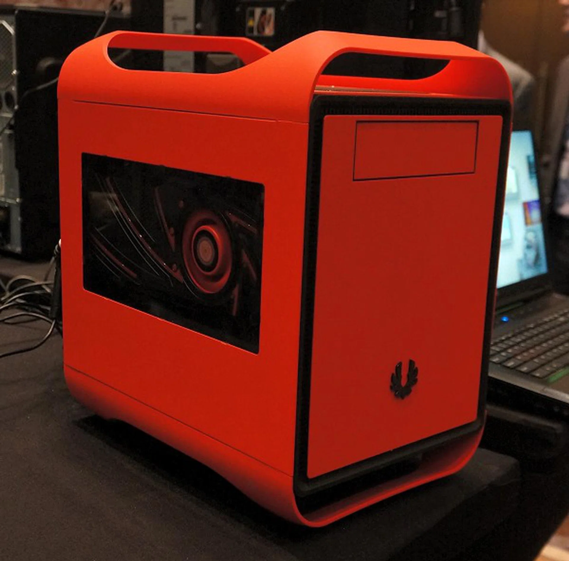 A Kaveri A10-7850 was powering the system, but it was augmented by a single Radeon 290X GPU. Once again, we found gameplay to be sufficiently smooth and it's surprising that only one additional GPU was required to pull this off.