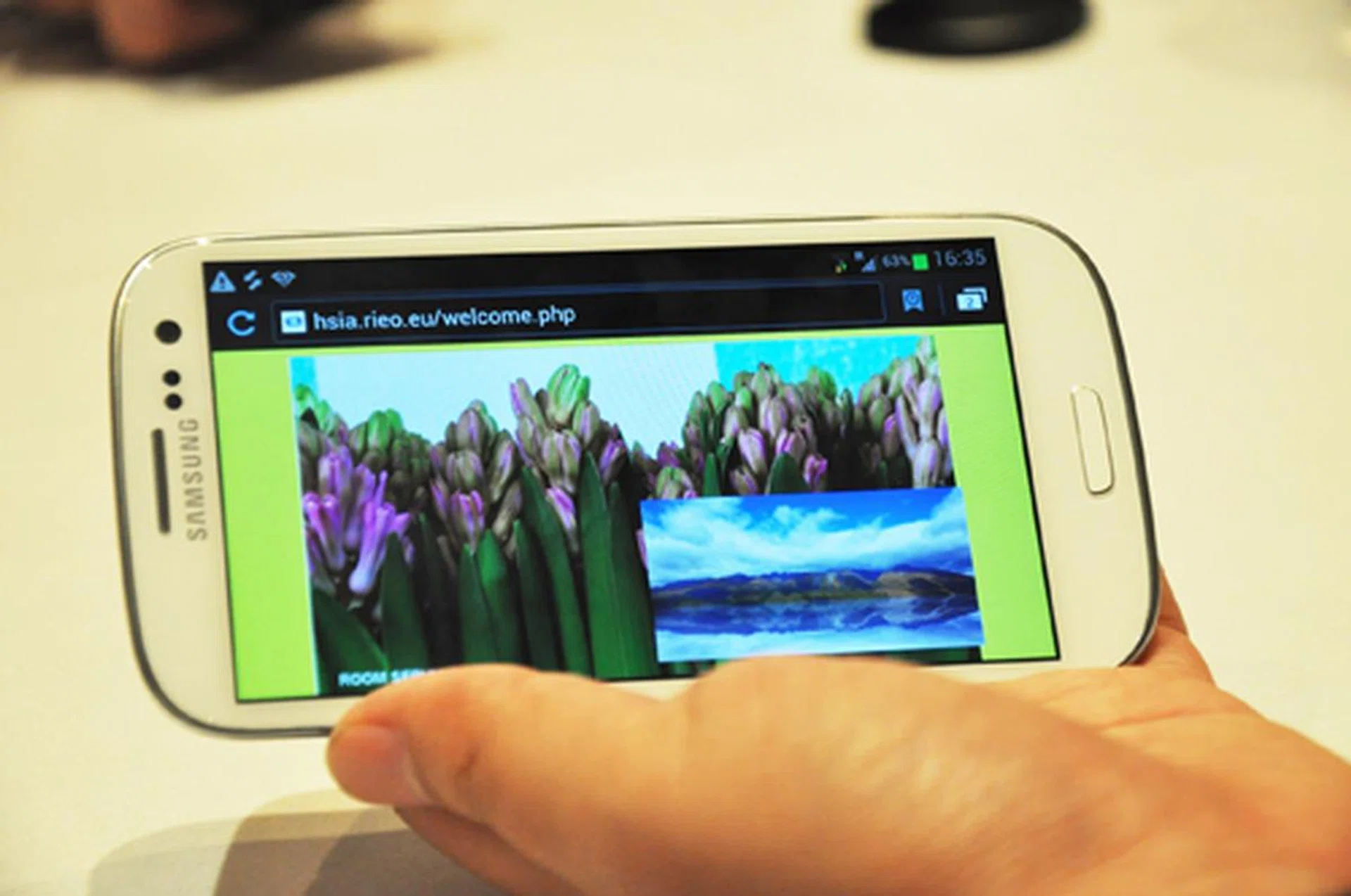 We found the Pop-up Play feature pretty useful, especially if you just want to do some light surfing without having to pause your video and go back to it later.