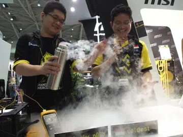 Lucky_n00b and Coldest playing with LN2 before the show. Don't Try This At Home Kids!