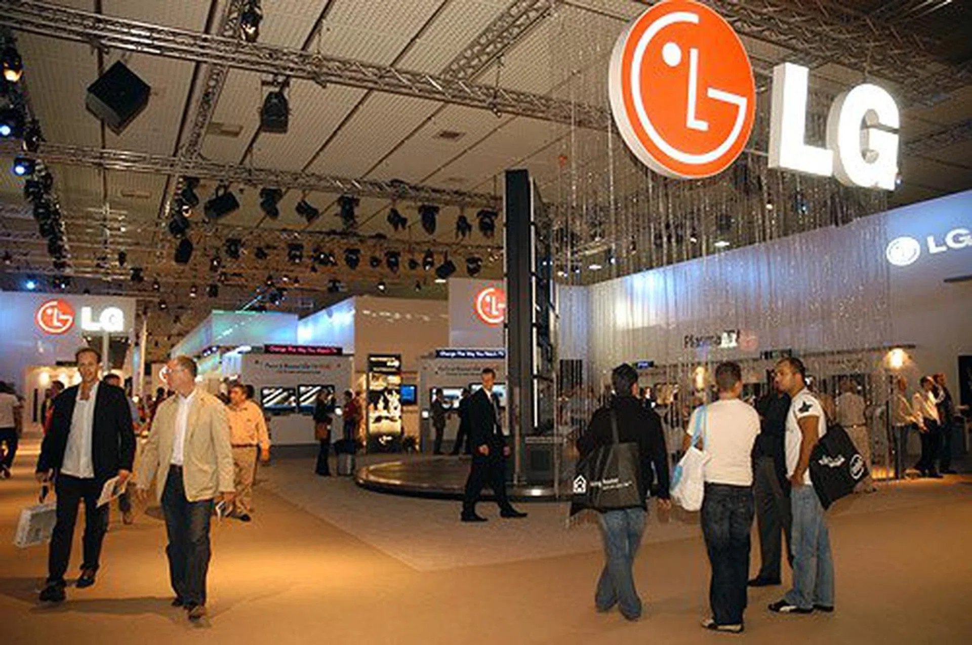 LG Electronics occupied a significantly large exhibit area in Hall 11, focusing on its new Full HD TVs and TVs built with internal DVR functions. Of course, you'll also find a notebook section, mobile phones (including their Chocolate) and upcoming Blu-ray recorders.