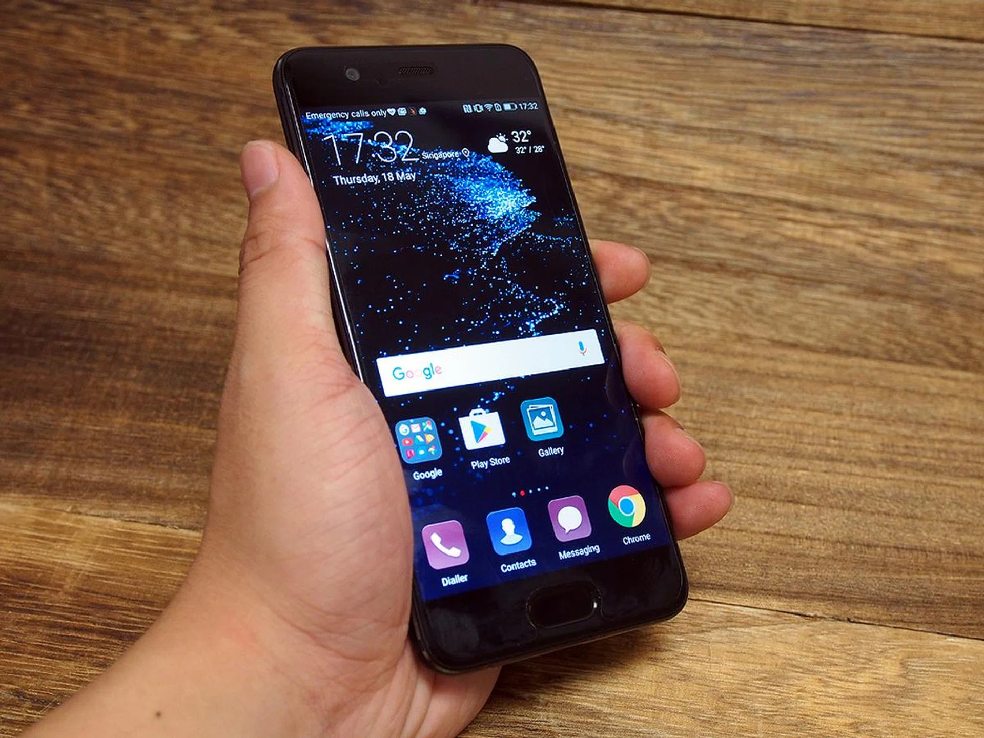 The P10 in hand.