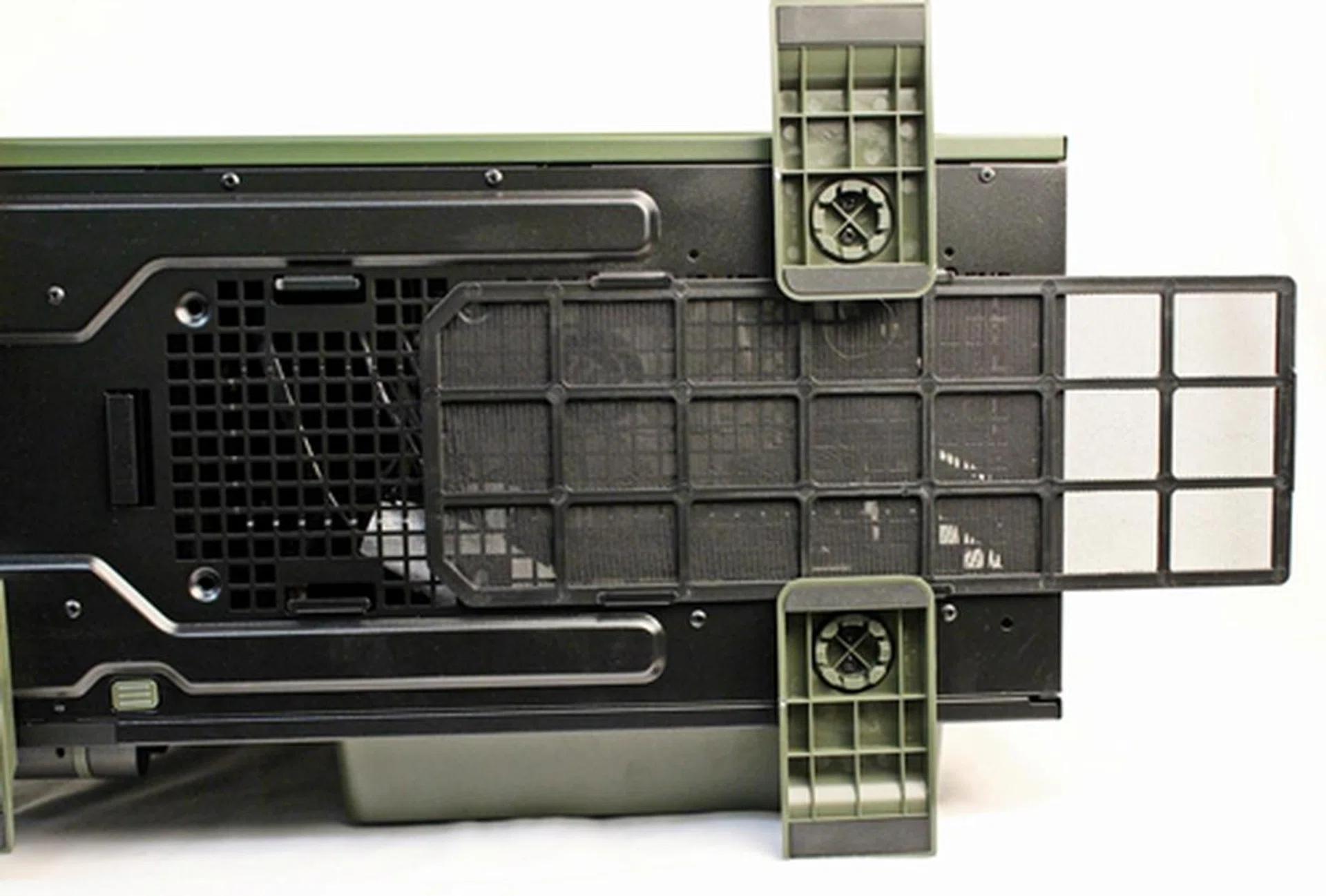 Its feet rotate out at 90 degrees; the bottom dust filter can be slid out with little effort.