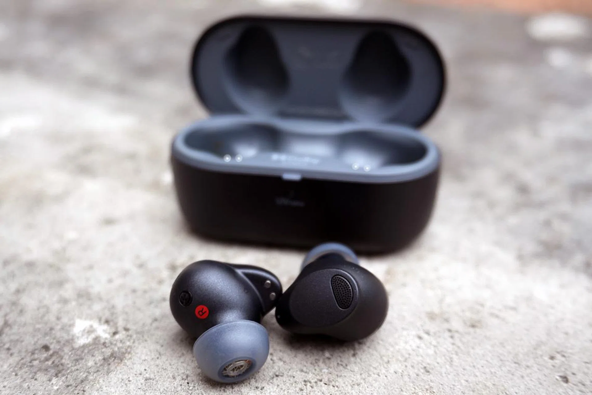 The LG Tone Free T90S earbuds in black. Photo: HWZ