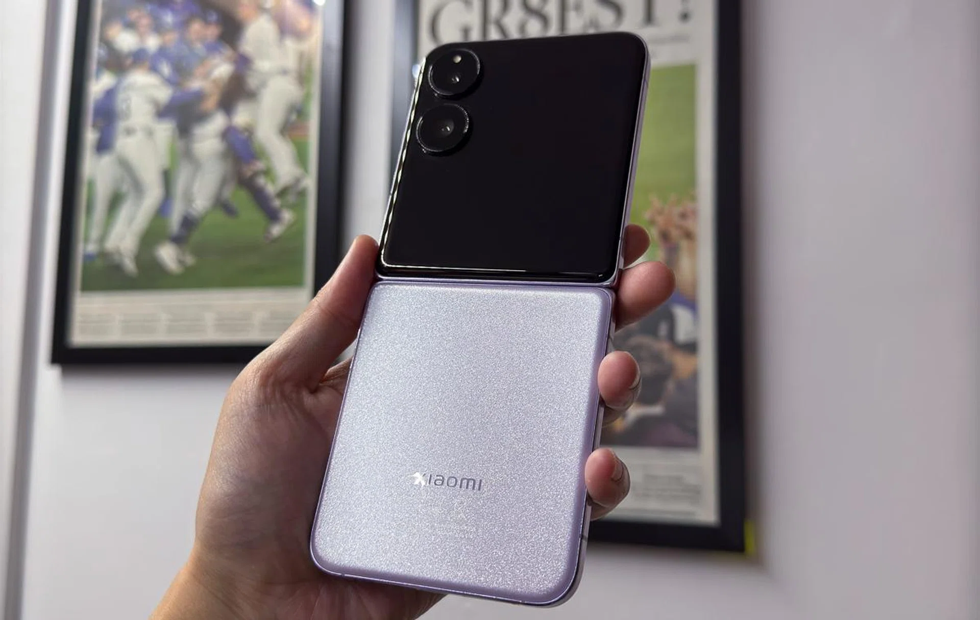 Xiaomi Mix Flip. Photo: HWZ.