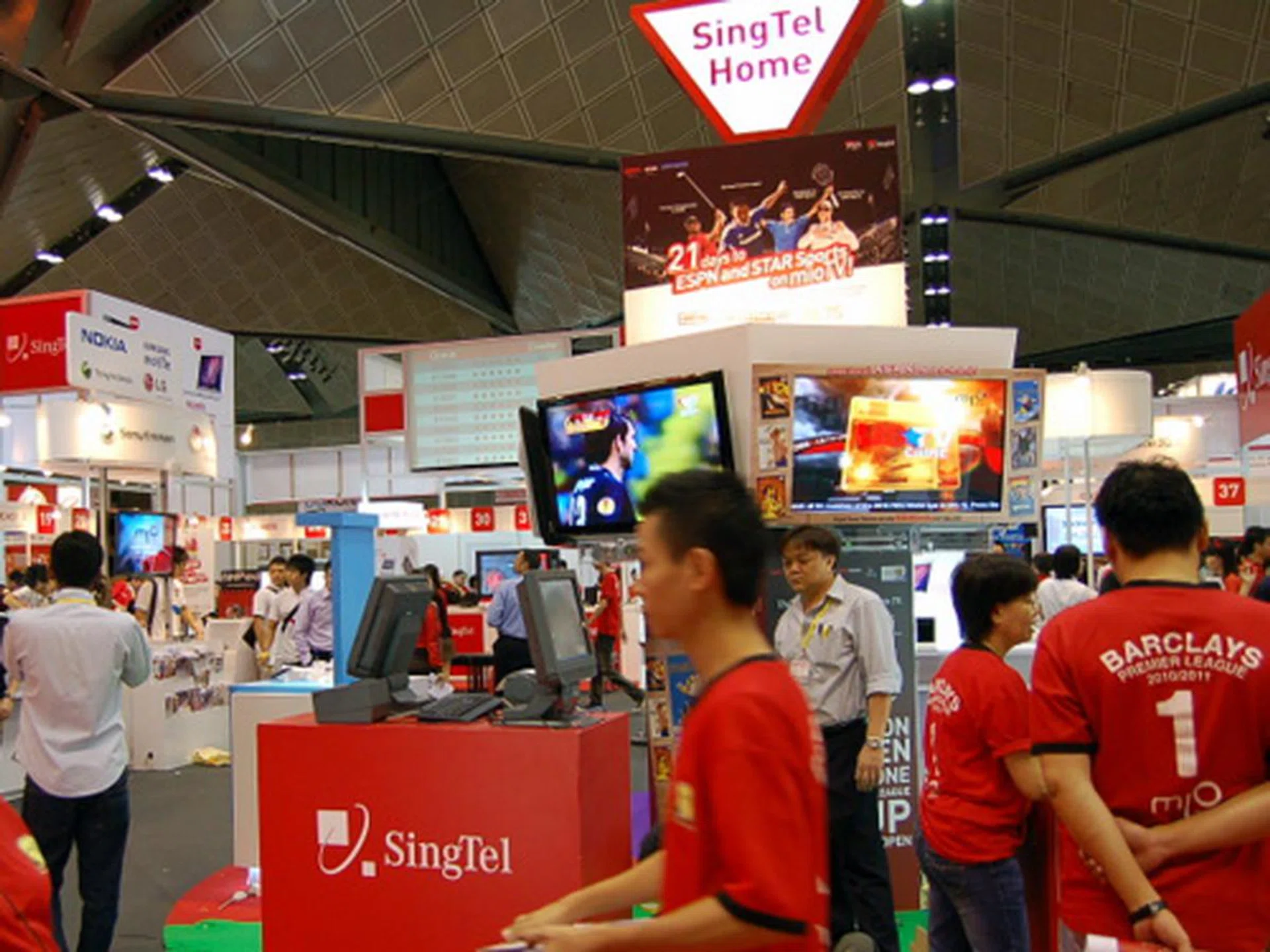 At SingTel's booth, it's mobile phones, home broadband and IPTV, oh my!