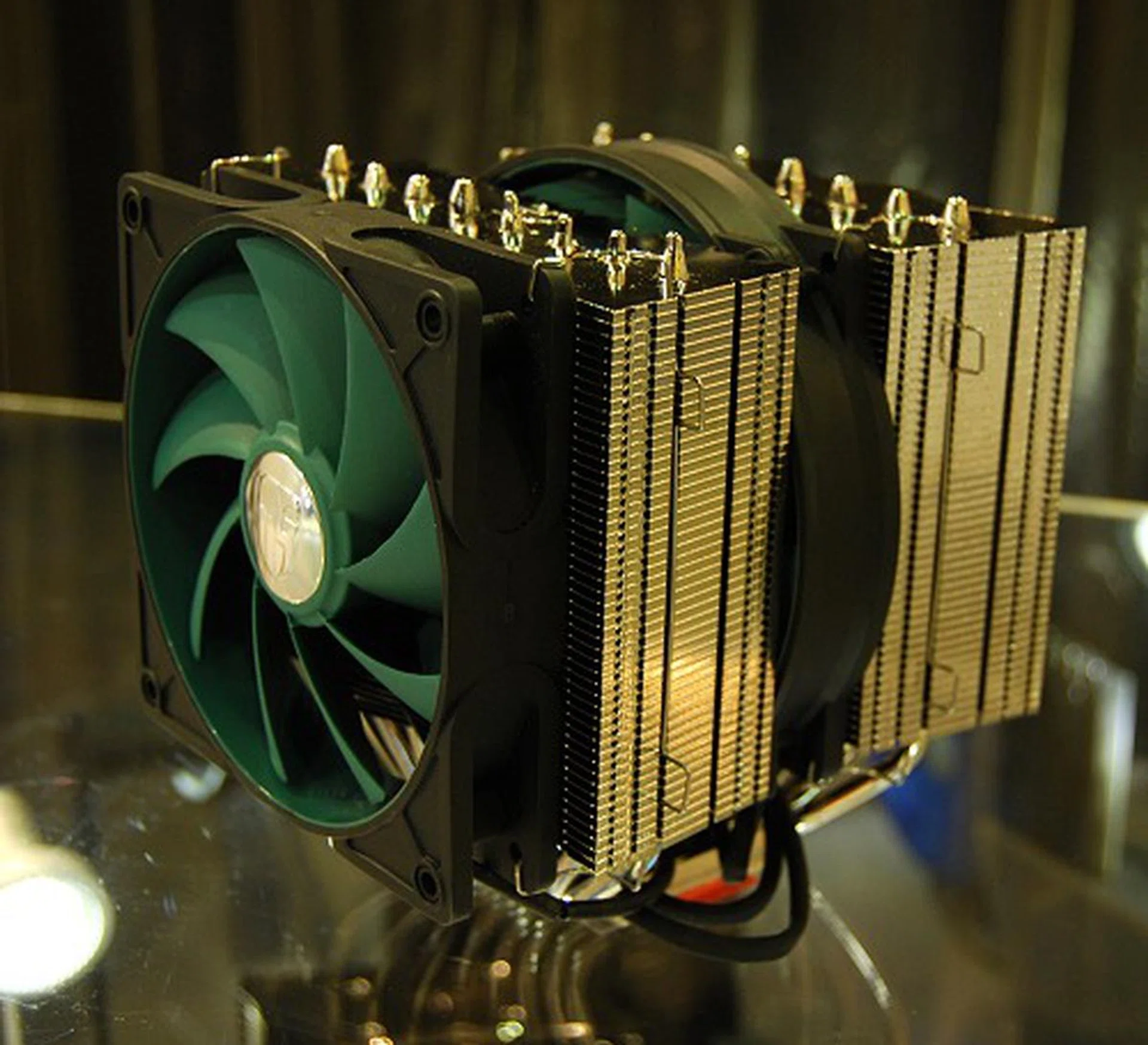 Finally, the newest and the chunkiest of the lot is the Assasin. Eight heat pipes, a copper base and dual fans are its key features.