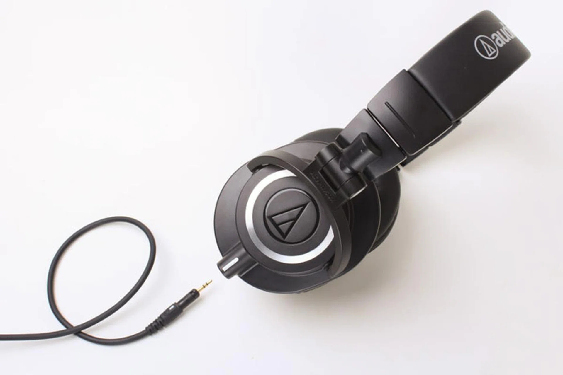 The new ATH-M50x retains the ATH-M50s styling.