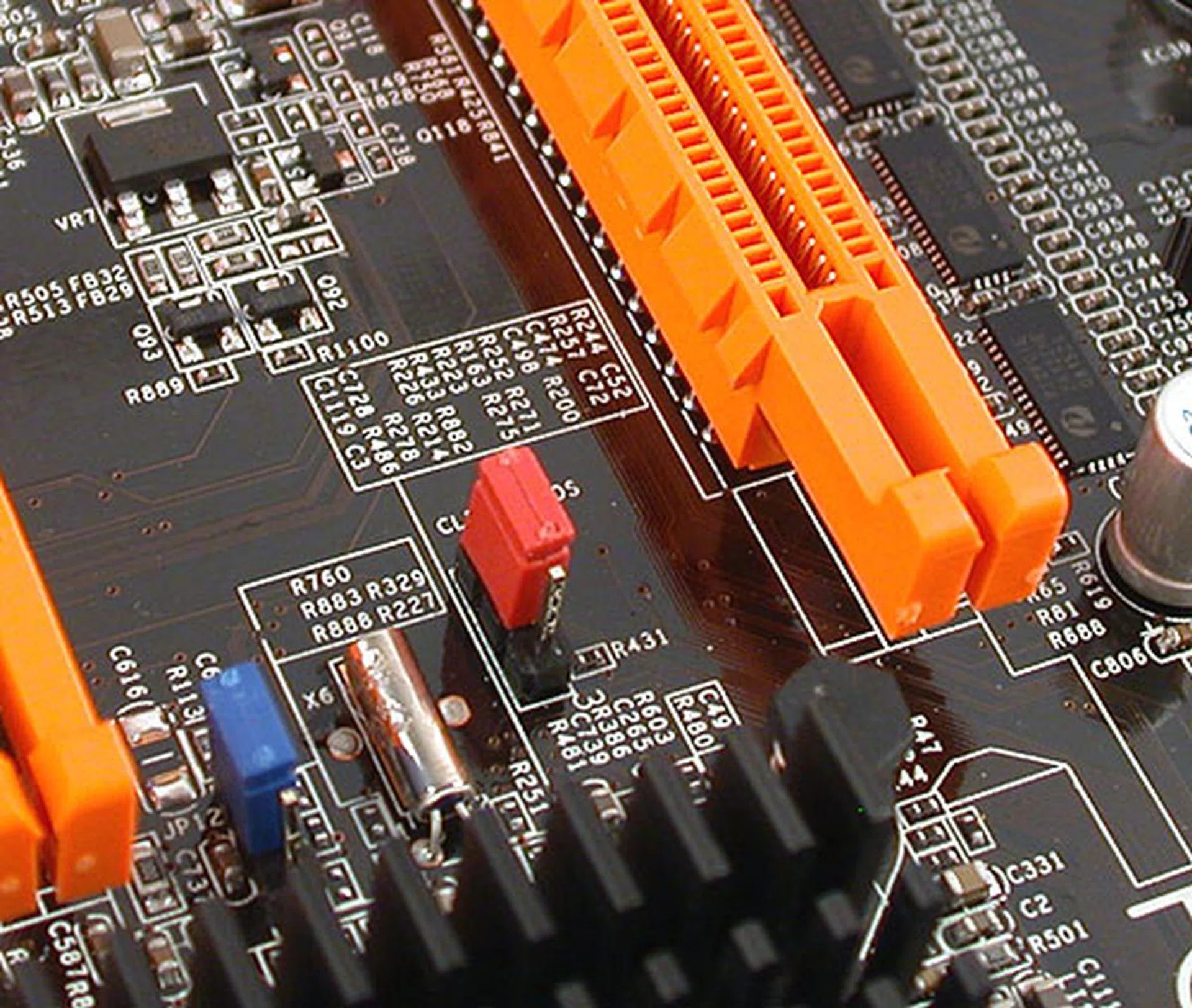 While the reset CMOS jumper at the rear I/O is for those who have installed the board nicely into their chassis, the one found onboard is right besides the PCIe slot. So if you have a large, dual-slot graphics card, it may prove to be slightly more troublesome.