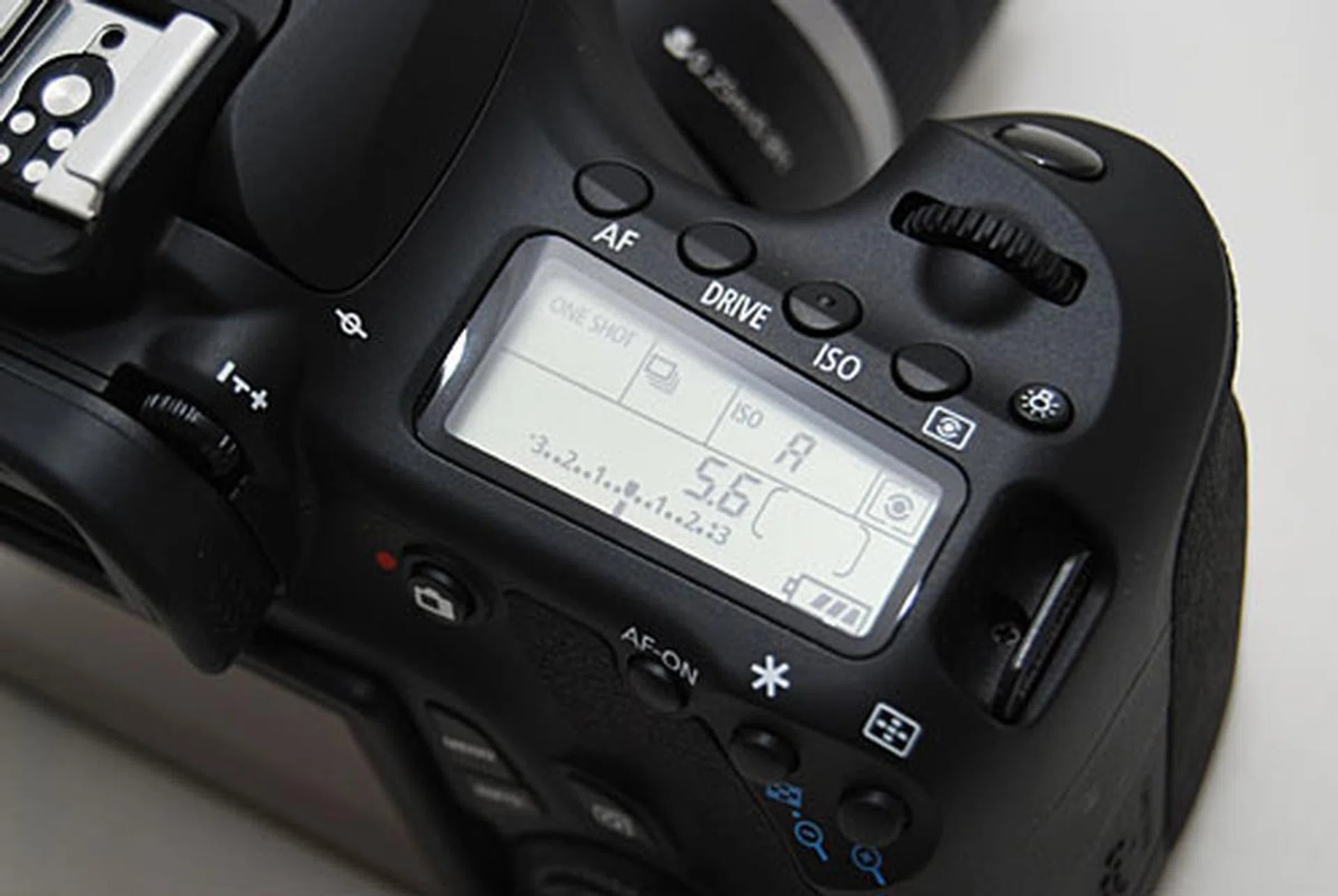 The top LCD gives you info at a glance, while the dedicated buttons let you change settings quickly.