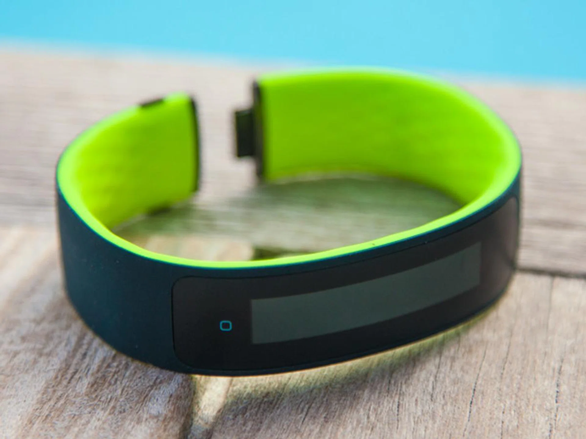 The new HTC grip wearable fitness band